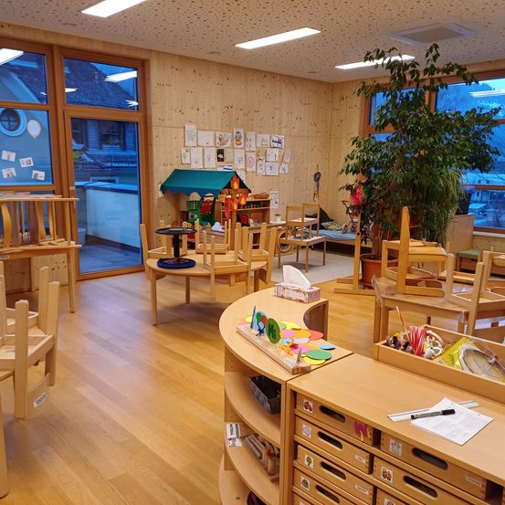 Wood, Plywood, Hardwood, Floor, Flooring, Indoors, Interior Design, Building, Plant, Chair