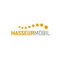 Das Logo für MASSEUR MOBIL, mit einer Reihe orangefarbener Punkte und dem Firmennamen in fetter schwarzer Schrift.