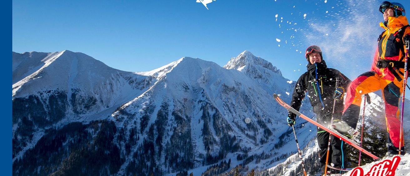 Bild enthält, Mountain Range, Nature, Outdoors, Peak, Glove, Adult, Male, Man, Person, Piste