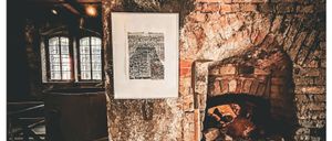 Bild enthält, Fireplace, Indoors, Brick, Hearth