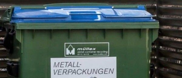 Bild enthält, Mailbox