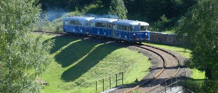 Bild enthält, Railway, Transportation, Train, Vehicle, Person