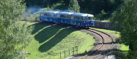 Bild enthält, Railway, Transportation, Train, Vehicle, Person
