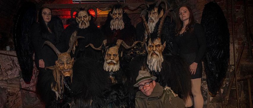 Bild enthält, Person, Adult, Female, Woman, Face, Head