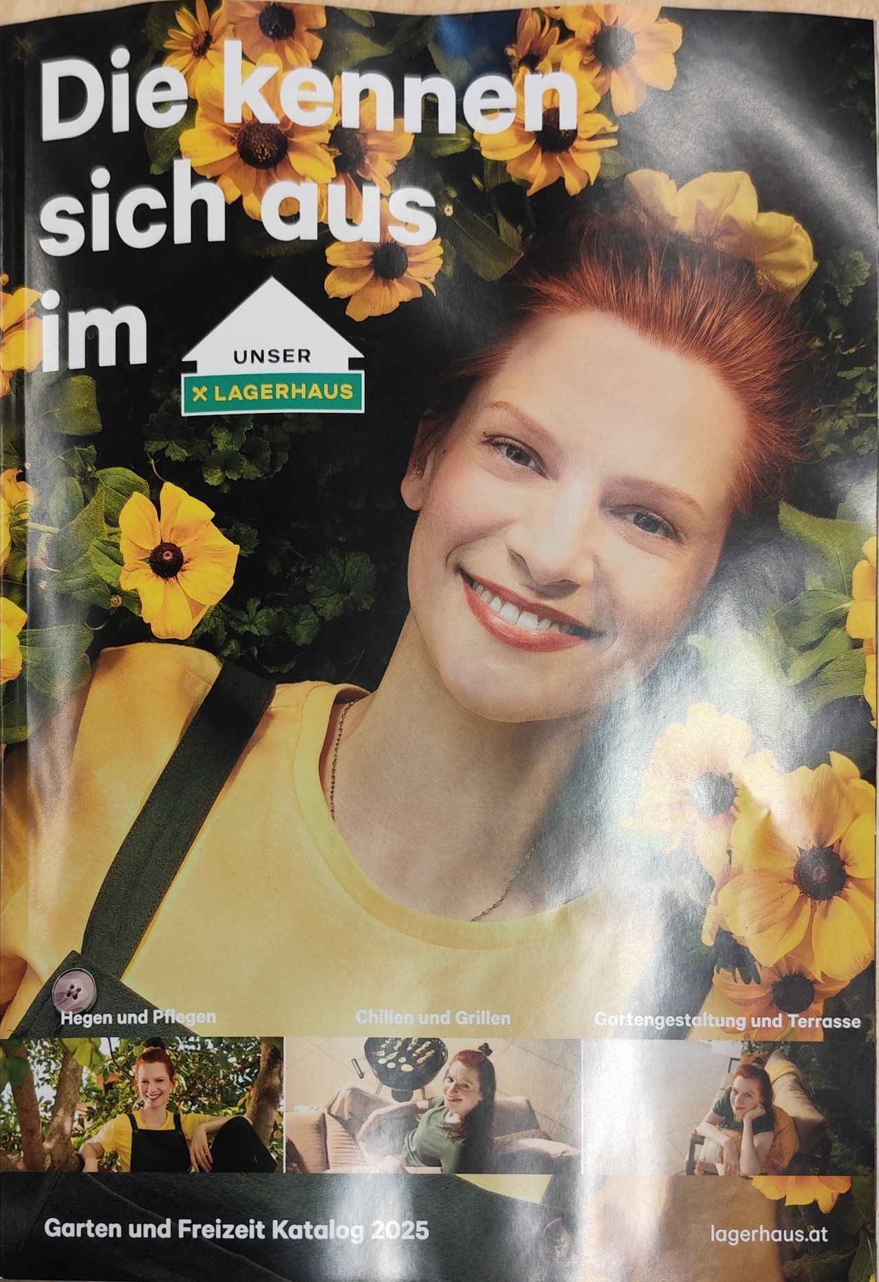 Bild enthält, Advertisement, Poster, Adult, Female, Person, Woman, Face, Portrait, Publication, Flower