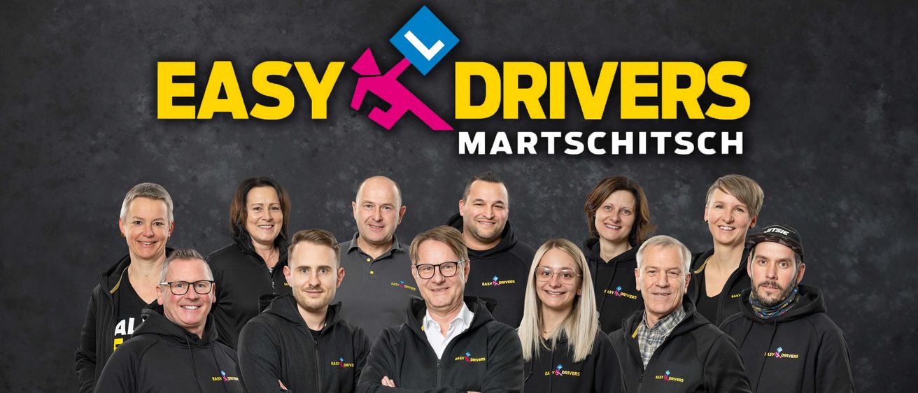 Bild enthält, People, Person, Groupshot, Adult, Female, Woman, Glasses, Male, Man, Jacket