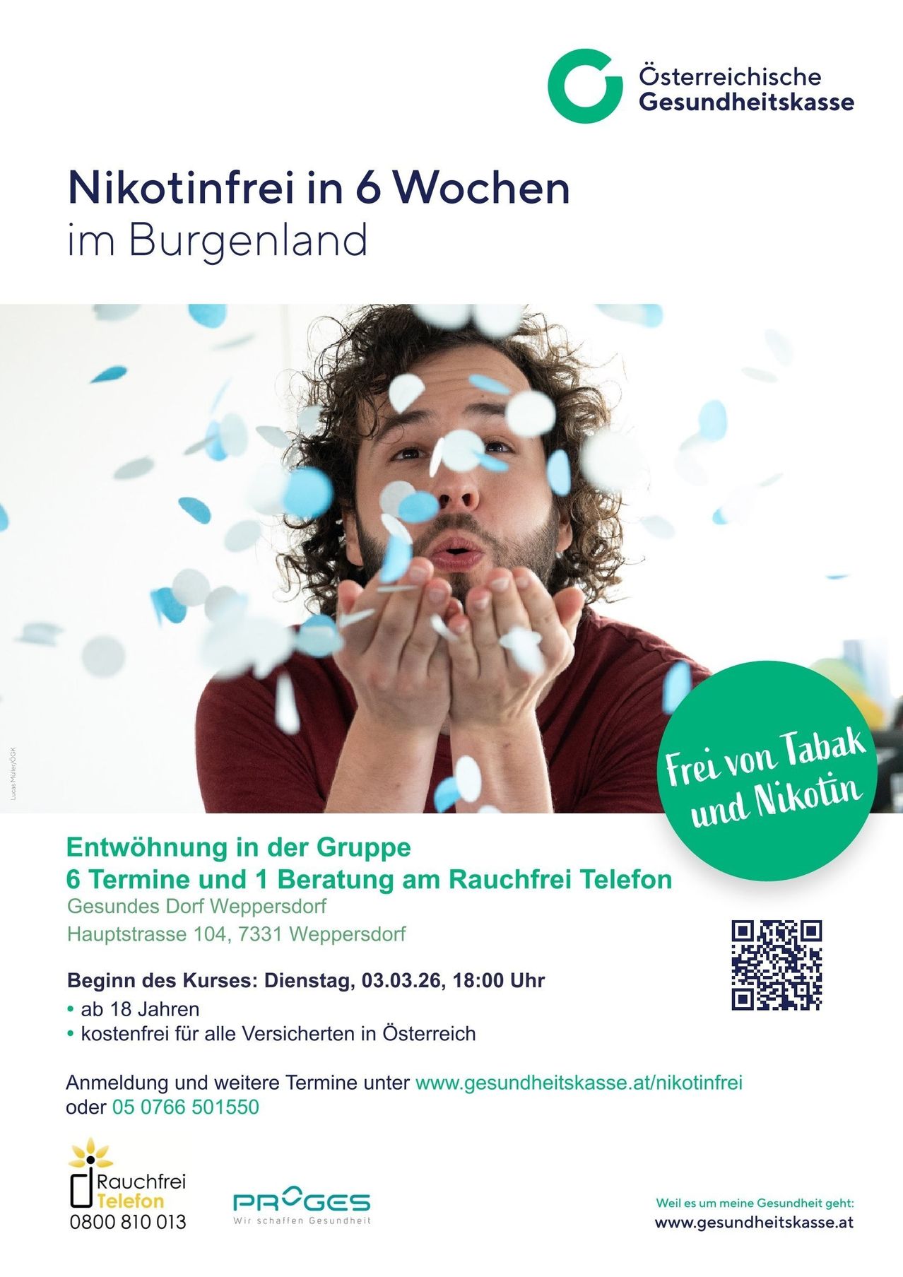 Ein Poster mit einem Mann, der Blasen vor seinem Gesicht wegbläst. Der Text lautet 'Frei von Tabak und Nikotin'. Das Poster ist für einen Rauchentwöhnungskurs in Burgenland. Der Kurs ist für alle Versicherten in Österreich kostenlos.