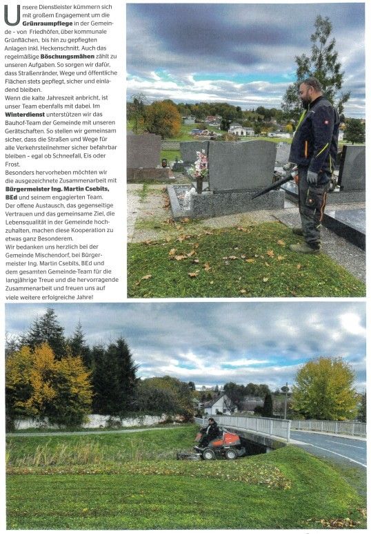 Ein Mann in einer Warnweste bedient einen Laubbläser auf einer Wiese neben einem Friedhof. Im Hintergrund benutzt ein anderer Mann eine rote Maschine, um einen Weg in einem Grasbereich zu räumen.
