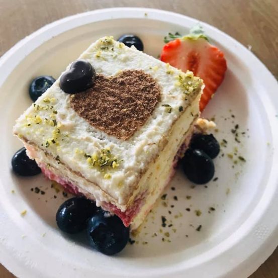 Bild enthält, Food, Food Presentation, Dessert, Plate, Sandwich, Tiramisu