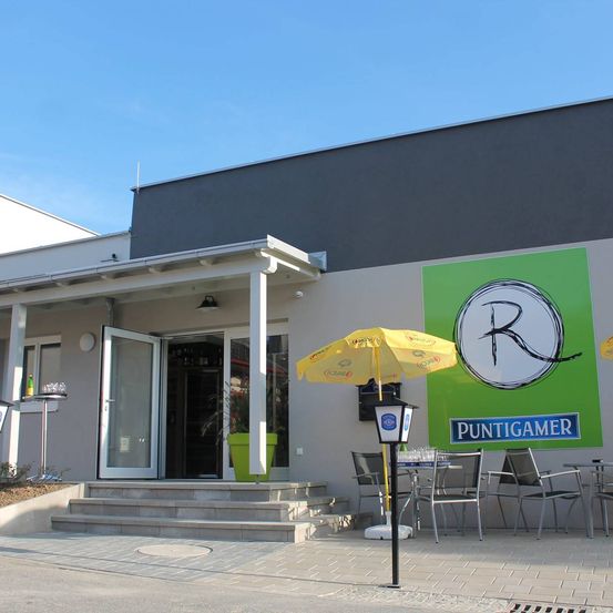 Bild enthält, Architecture, Building, Housing, House, Chair, Furniture