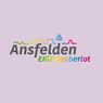Ein farbenfrohes Logo für Ansfelden EKIz Sabbberlot auf lila Hintergrund. Der Text ist in einer stilisierten Schrift mit einer Wellenlinie darüber.