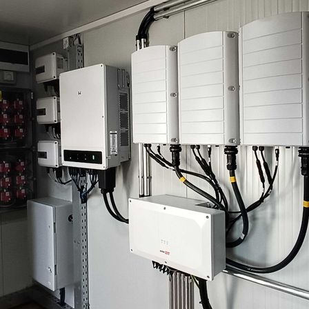 Bild enthält, Wiring, Building, Factory, Gas Pump, Machine, Pump