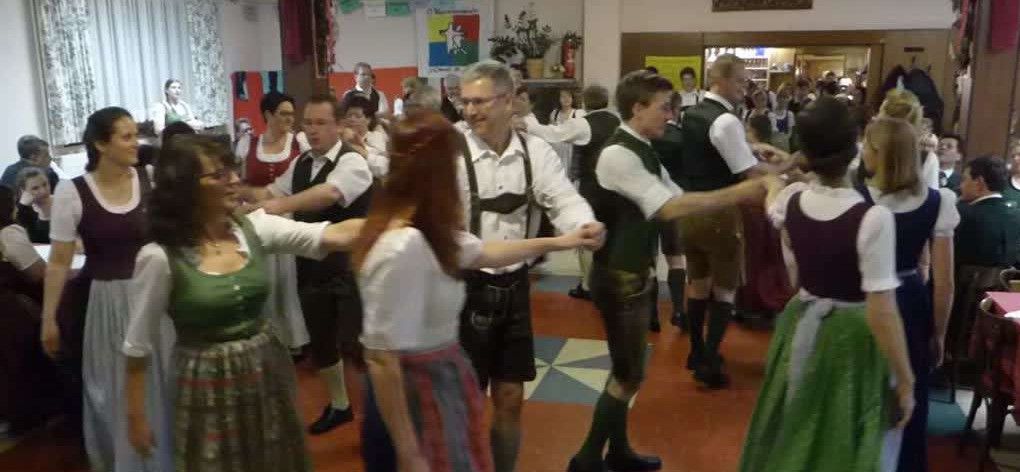 Bild enthält, People, Person, Adult, Male, Man, Female, Woman, Costume, Dancing, Face
