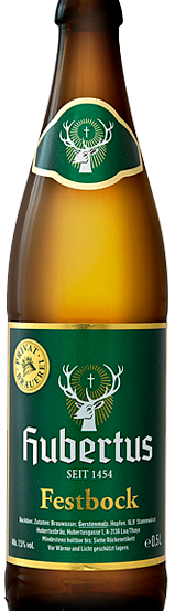Eine Flasche Hubertus Festbock-Bier mit einem grünen Etikett, das einen Hirschkopf und ein Kreuz zeigt, wird auf schwarzem Hintergrund präsentiert. Das Bier hat einen goldenen Verschluss und ist goldfarben.
