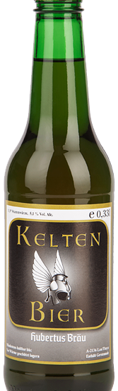 Eine grüne Flasche Kelten Bier mit geflügeltem Helm-Logo. Das Bier ist ein Fubetus-Brauereiprodukt, mit einem Etikett, das eine geflügelte Figur mit Helm und den Text Kelten Bier zeigt.