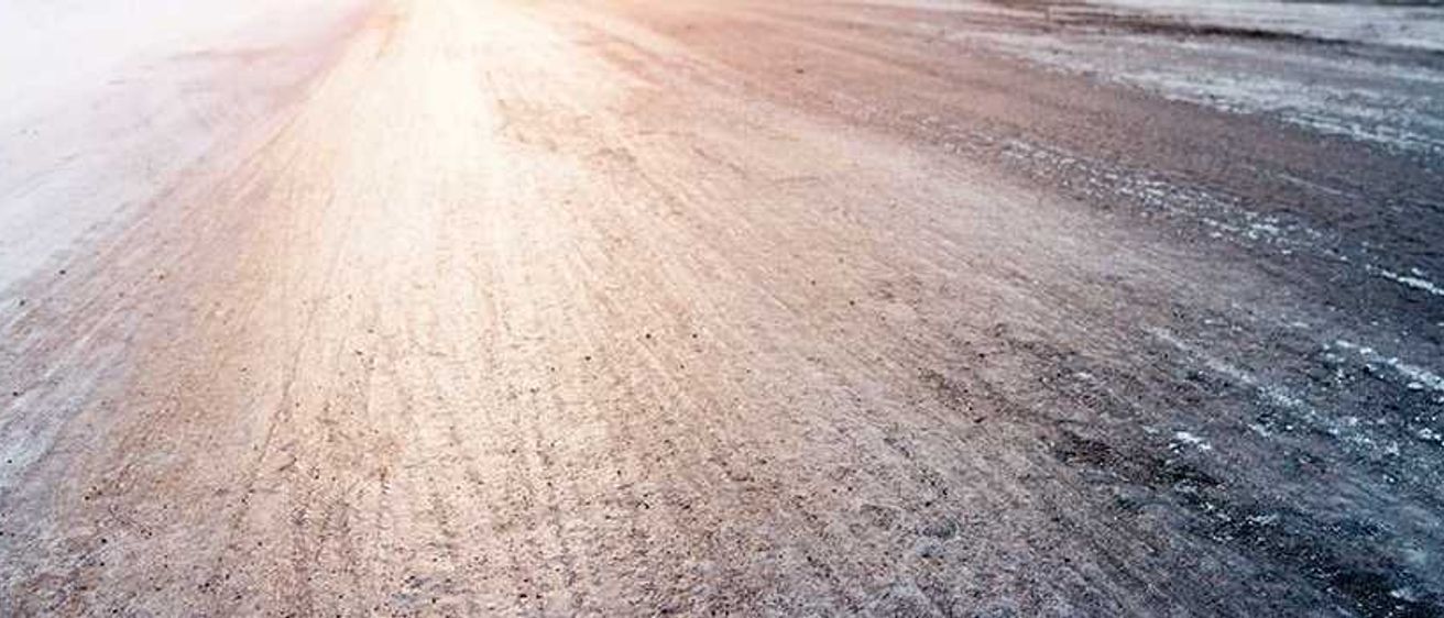 Bild enthält, Road, Tarmac, Nature, Outdoors, Ground, Gravel, Land