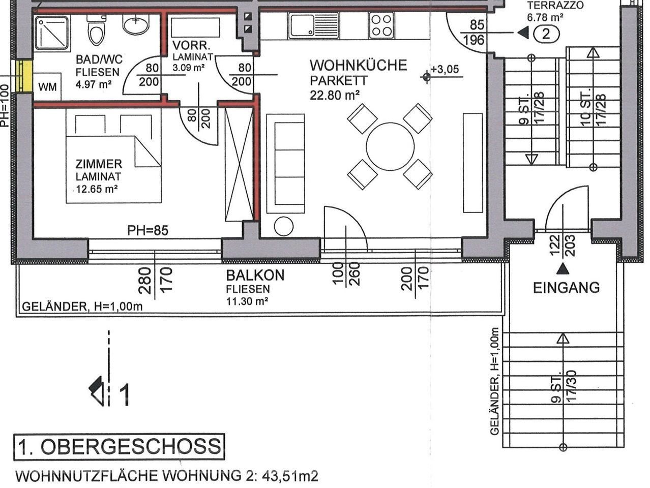 Der Grundriss zeigt ein Layout mit Wohnzimmer, Küche, Schlafzimmer und Bad. Gesamtfläche beträgt 43,51 Quadratmeter. Ein Balkon ist enthalten.