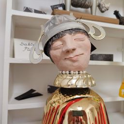 Bild enthält, Person