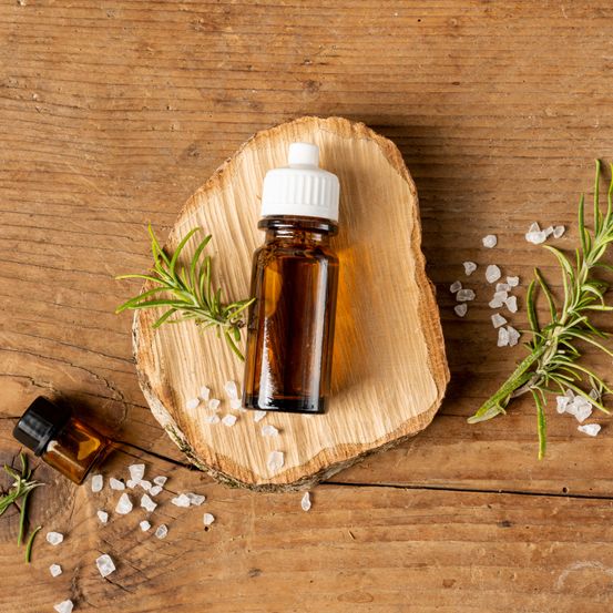 Bild enthält, Plant, Bottle, Cosmetics, Perfume, Herbal, Herbs, Food