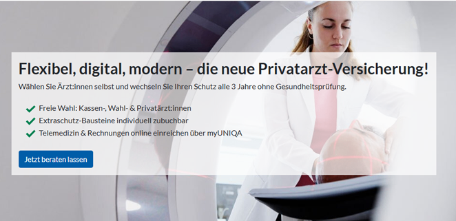 Eine Frau in einem Laborkittel führt eine medizinische Untersuchung am Kopf eines Patienten durch. Der Werbespot betont eine private Arztversicherung mit freier Arztwahl und zusätzlichen Deckungsoptionen.