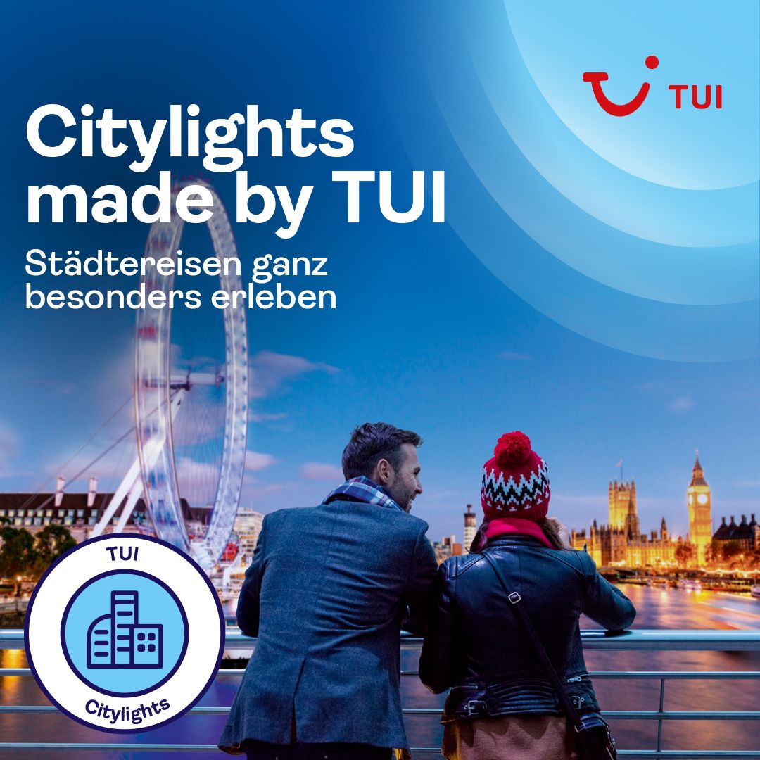 Ein Paar steht auf einer Brücke und schaut auf das London Eye und Big Ben im Hintergrund. Das Bild wird von TUI gesponsert und bewirbt Citylights.