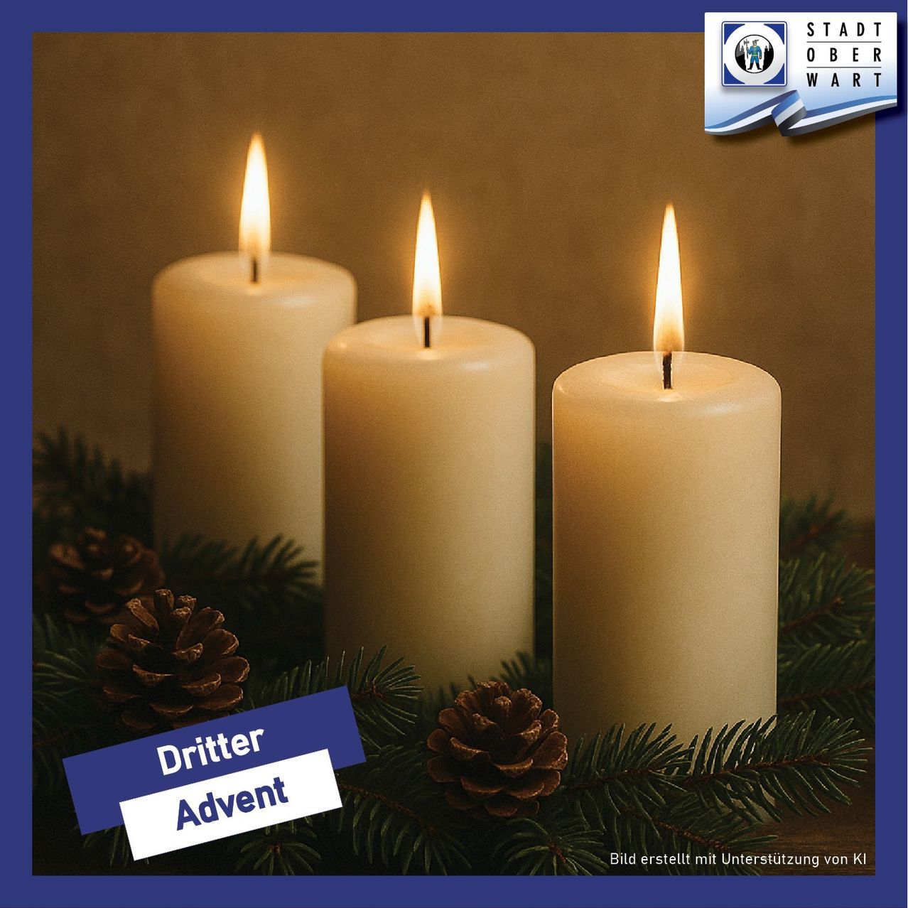 Drei weiße Kerzen sind angezündet und auf einem Bett aus Tannennadeln platziert. Die Kerzen sind für den dritten Advent. Der Hintergrund ist braun.