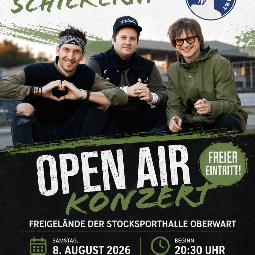 Plakat für ein Open-Air-Konzert der Band Schlicken. Drei Männer sitzen auf dem Boden, lächeln, mit dem Text 'Open Air Konzert' und 'Freier Eintritt!' darüber. Das Datum ist der 8. August 2026.