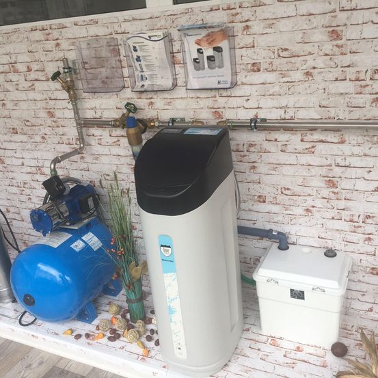 Bild enthält, Bottle, Shaker, Barrel, Rain Barrel