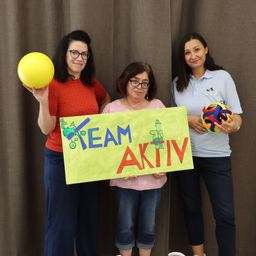 Bild enthält, Sphere, Balloon, Adult, Female, Person, Woman, People, Soccer Ball, Photography, Portrait