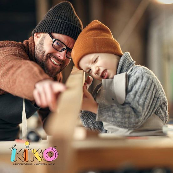 Bild enthält, Head, Person, Face, Adult, Male, Man, Happy, Baby, Hat, Cap
