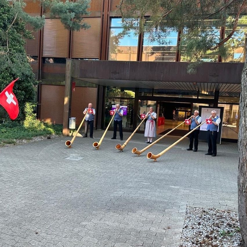 v1_migrated_image_90436732