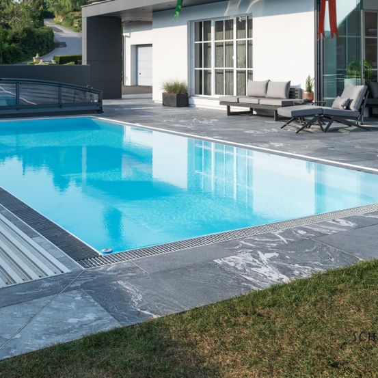 Bild enthält, Pool, Water, Swimming Pool, Outdoors, Backyard, Nature, Yard, Aerial View