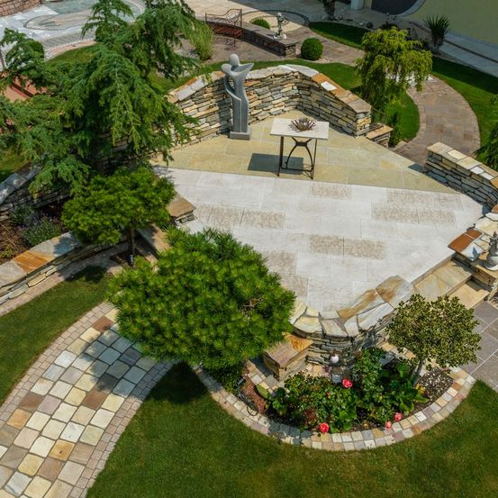 Bild enthält, Outdoors, Building, Housing, Backyard, Nature, Yard, Aerial View, House, Grass, Plant