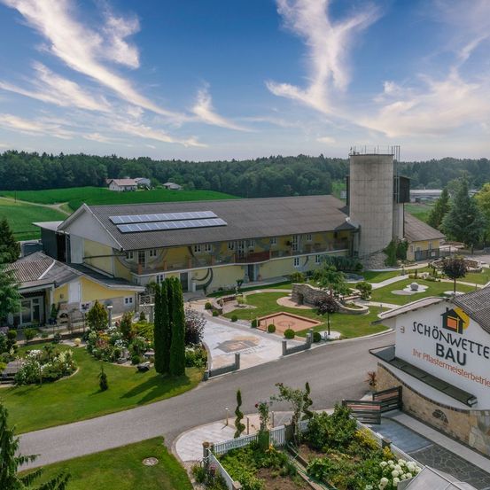 Bild enthält, Outdoors, Architecture, Building, Aerial View, Suburb, Plant, Tree, Housing, Nature