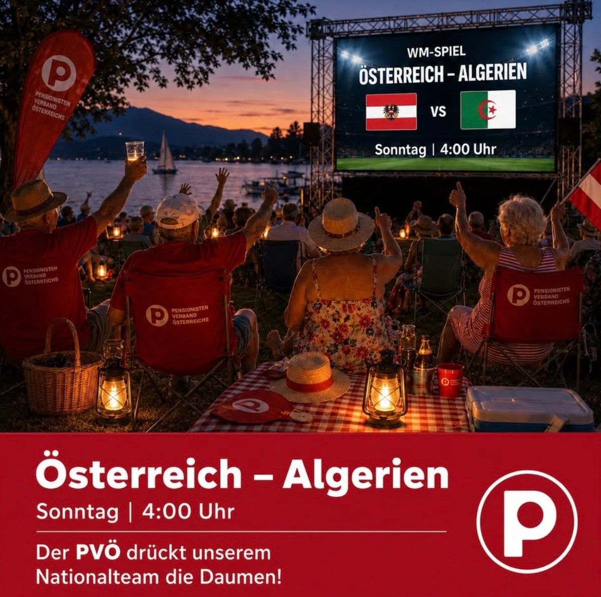 Outdoor-Sportfans sehen sich ein Fußballspiel zwischen Österreich und Algerien auf einer großen Leinwand an. Das Spiel findet an einem sonnigen Tag um 16:00 Uhr statt.
