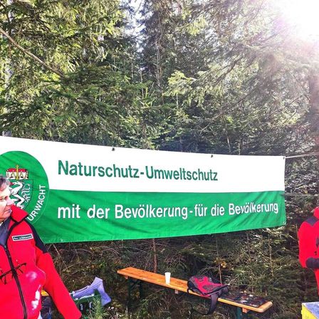 Bild enthält, Person, Flag, Face, Head