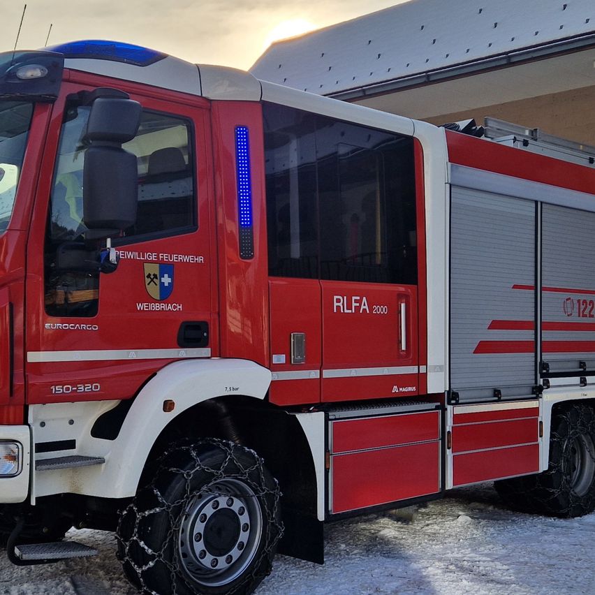 Bild enthält, Transportation, Truck, Vehicle, Machine, Wheel, Fire Truck, Fire Station