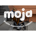Bild des 'moja' Logos mit zwei Personen auf einer Treppe. 'Mobile Jugendarbeit Leibniz' steht darunter.