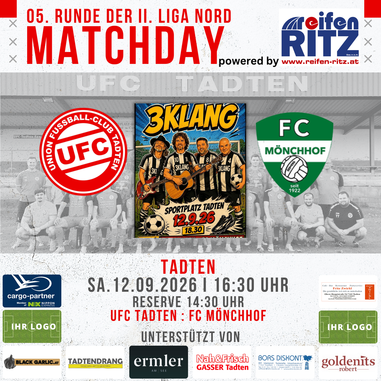 Ein schwarz-weißes Plakat für ein Fußballspiel zwischen UFC Tatten und FC Monchhof am 12. September 2006. Das Plakat zeigt Logos von Sponsoren und ein Gruppenfoto der Spieler.