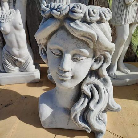 Bild enthält, Art, Person, Face, Head, Sculpture, Statue