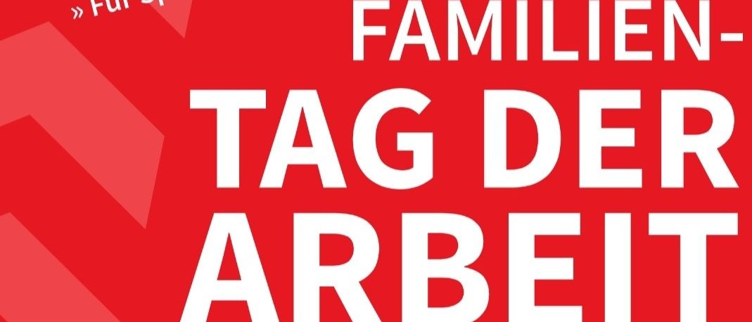 Roter Plakat für den Familienarbeitstag am 1. Mai 2026 ab 14.00 Uhr. Angeboten werden Mahlzeiten, Getränke und Aktivitäten für Kinder.