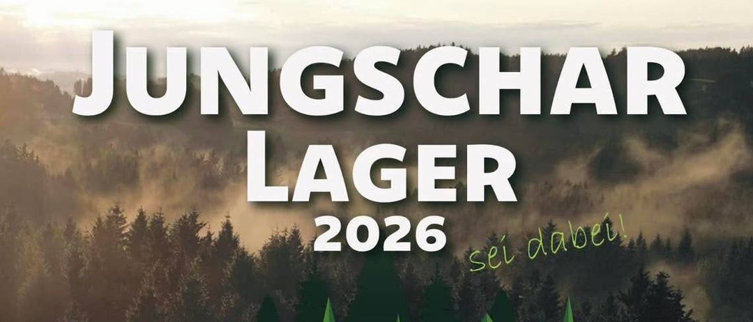 Ein Plakat für ein Jugendlager im Jahr 2026 mit Gruppenfoto der Teilnehmer, Zelten und Waldhintergrund. Es enthält einen QR-Code und hebt Aktivitäten vom 19. bis 25. Juli hervor.