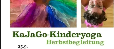 Ein Plakat für KajaGo Kinderyoga, eine Yogaklasse für Kinder im Alter von 5-10 Jahren. Es zeigt ein Kind, das Yoga macht, ein Yogastudio und einen bunten Tutu. Das Plakat enthält Daten, Zeiten und eine Kontaktnummer.