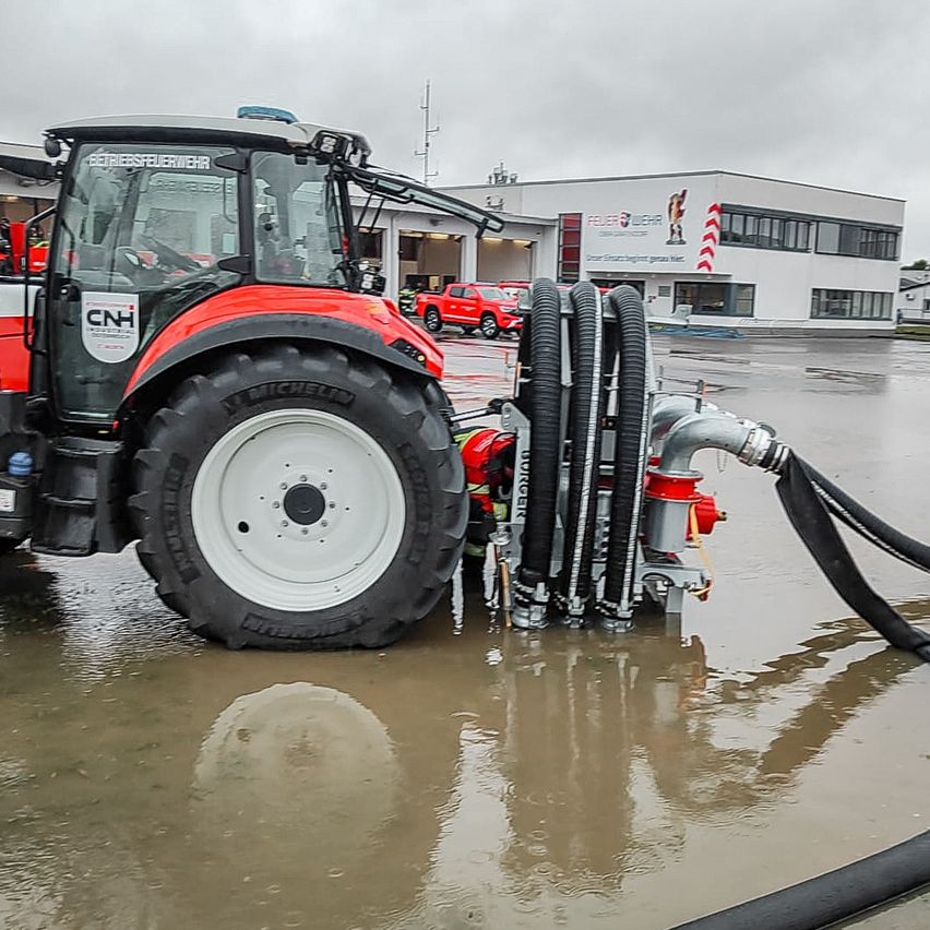 Bild enthält, Pickup Truck, Transportation, Truck, Vehicle, Person, Machine, Wheel