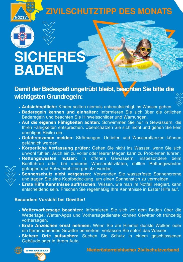 Ein Plakat für sicheres Schwimmen mit einem Mädchen im Pool. Richtlinien umfassen Aufsicht, Kenntnis der Regeln, kein Schwimmen in gefährlichen Bereichen, Gesundheitscheck, Verwendung von Schwimmwesten, Sonnenschutz und Erste-Hilfe-Kenntnisse. Wettervorhersagen empfohlen.
