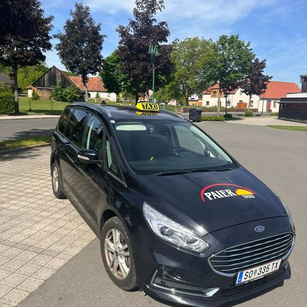 Bild enthält, Transportation, Vehicle, Person, Car, Bumper, Hatchback