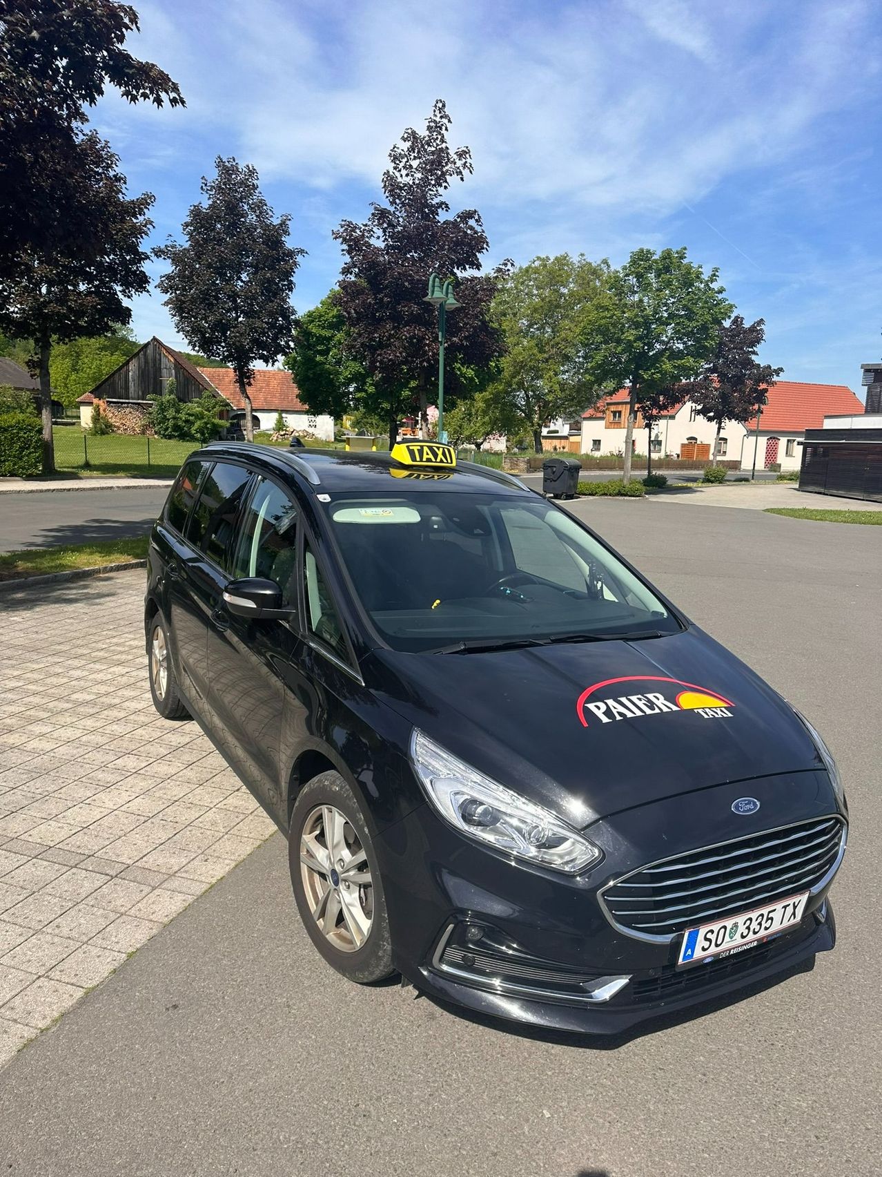 Bild enthält, Transportation, Vehicle, Person, Car, Bumper, Hatchback