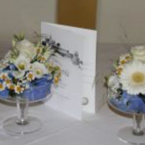 Bild enthält, Flower, Flower Arrangement, Plant, Cake, Dessert, Food, Wedding, Wedding Cake