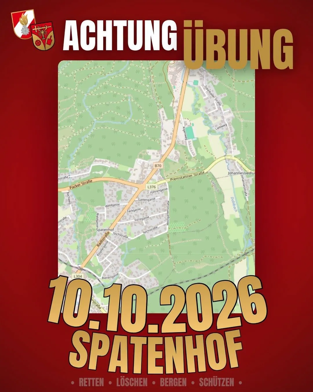 Ein roter Plakat mit einer Karte einer Stadt und den Worten 'Achtung Übung'. Die Karte zeigt eine Stadt mit Straßen, Gebäuden und einem Fluss. Das Datum '10.10.2026' steht unter der Karte.