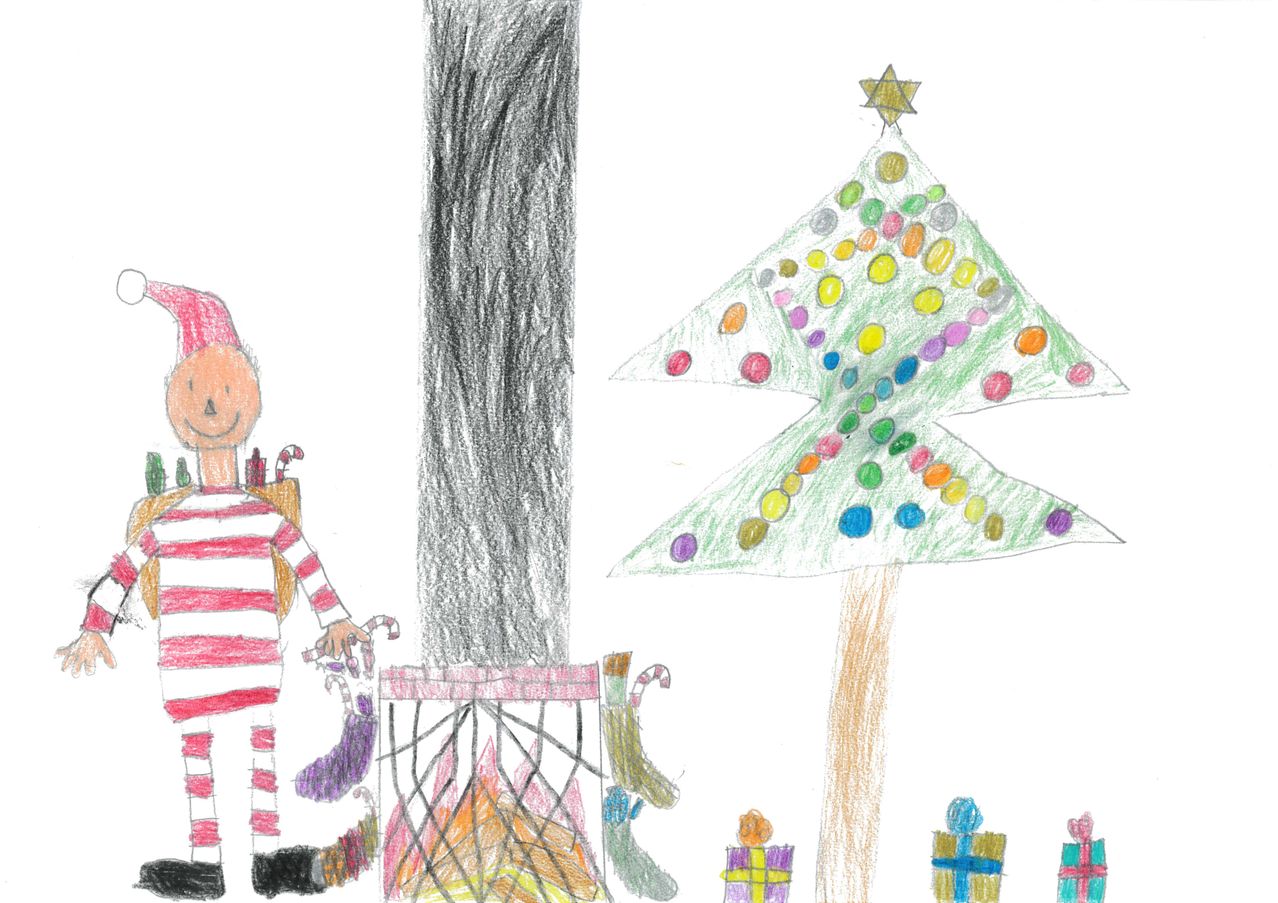 Eine Kinderzeichnung eines Schornsteins und eines Weihnachtsbaums mit bunten Kugeln. Der Schornstein hat einen hängenden Socken und eine Zuckerstange. Der Weihnachtsbaum hat einen Stern auf der Spitze und Geschenke um die Basis herum.